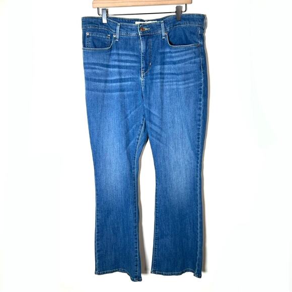 Levi's signature totally shaping boot cut medium wash jeans size 34 B116 - Picture 1 of 5